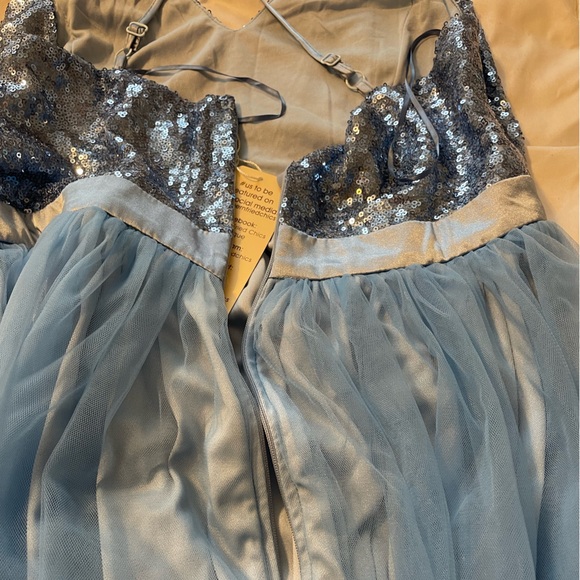 New with tags blue ball gown - Picture 2 of 4